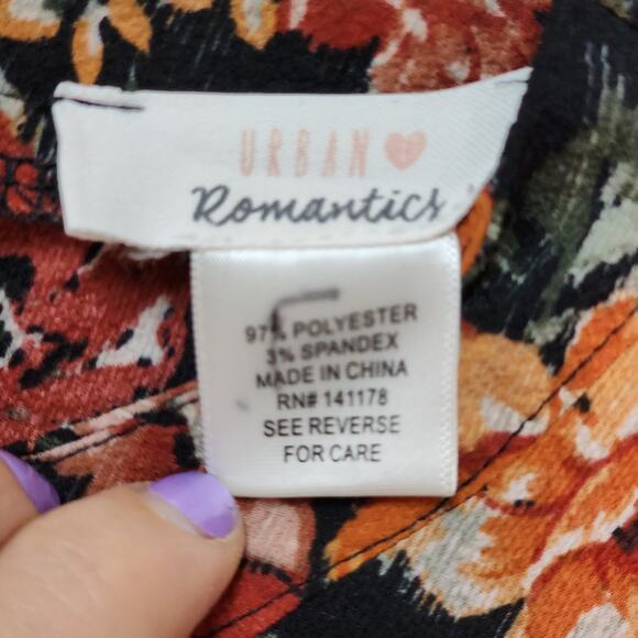 Urban Romantics Floral Blouse ruffle sleeves Size Small - Picture 3 of 5